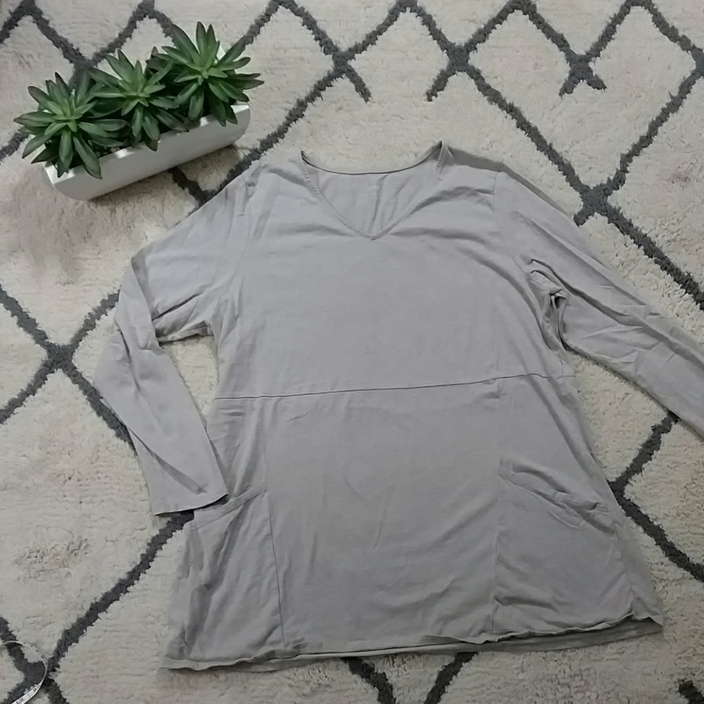 Pure Jill Seamed V neck with pockets! Tunic length
